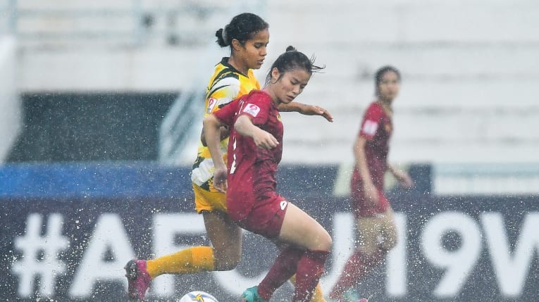 Việt Nam thua…tại “ông trời”,Thái Lan thảm bại trên sân nhà - Bóng Đá