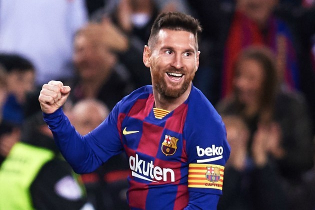 Lionel Messi has scored 40 goals for Barcelona and Argentina in 11 consecutive calendar years - Bóng Đá