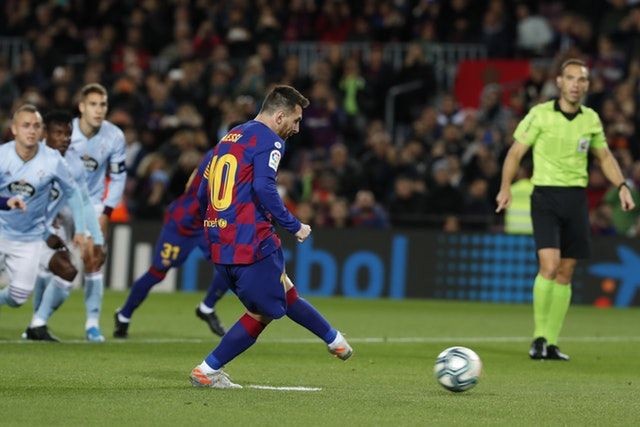 Lionel Messi has scored 40 goals for Barcelona and Argentina in 11 consecutive calendar years - Bóng Đá
