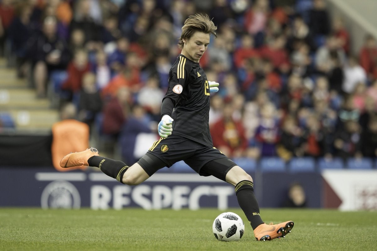 10 thủ môn trẻ nhất ra sân tại Champions League: Có De Gea; Số 1 quá 'sốc' - Bóng Đá