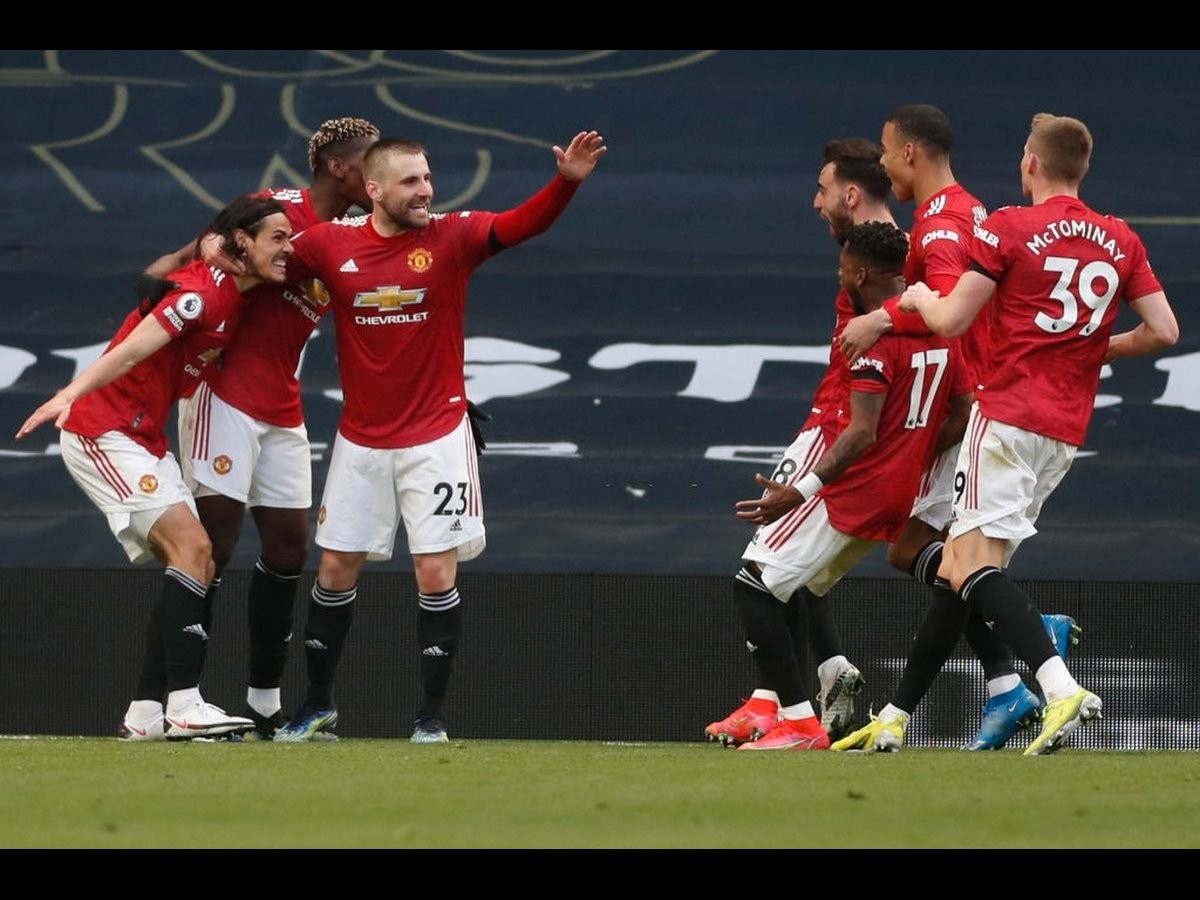 Thua M.U, Mourinho đã tự tay 