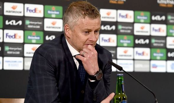 Ole Gunnar Solskjaer told he is 'lucky' to still be Man Utd boss amid new contract talk - Bóng Đá