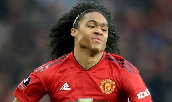 Man Utd face Tahith Chong battle as Juventus 'eye teenager on free transfer' - Bóng Đá