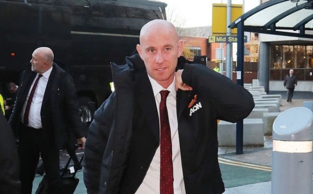 Ảnh Man Utd hành quân đá Europa League - Bóng Đá