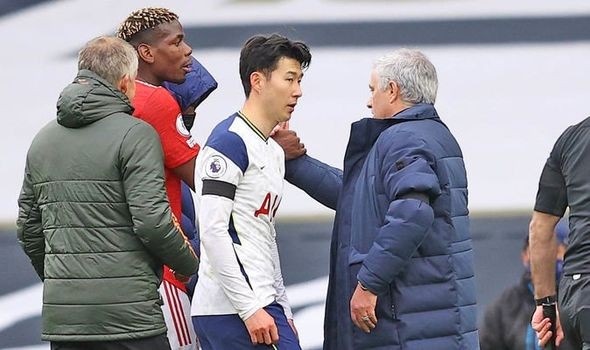 What Manchester United star Paul Pogba did to Jose Mourinho after Tottenham win - Bóng Đá