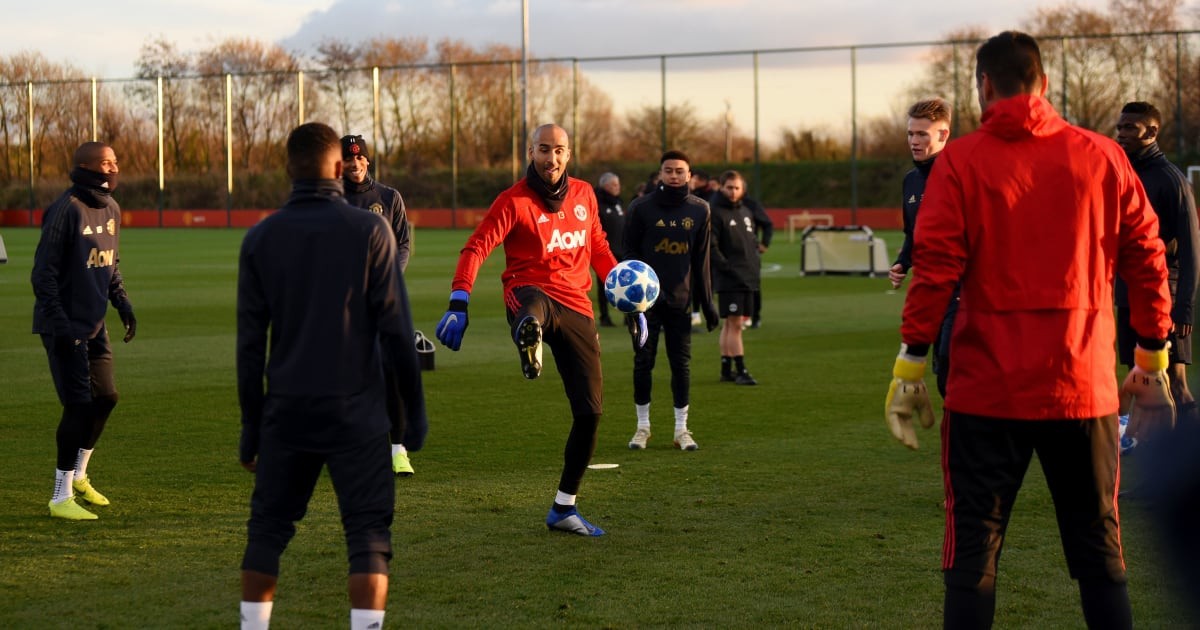 Lee Grant upset as Manchester United make U-turn over offer of a new one-year contract with veteran goalkeeper now set to leave - Bóng Đá
