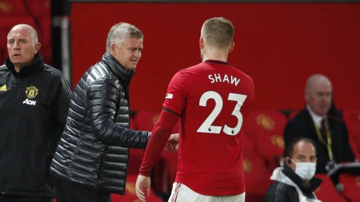 Luke Shaw gần mất chân nhưng đã trở lại mạnh mẽ thế nào? - Bóng Đá