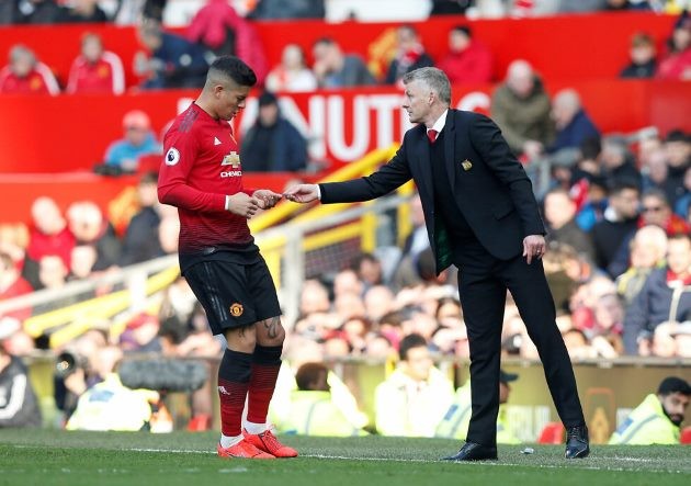Man Utd boss Ole Gunnar Solskjaer identifies defender signing with swap deal offered - Pau Torres - Bóng Đá