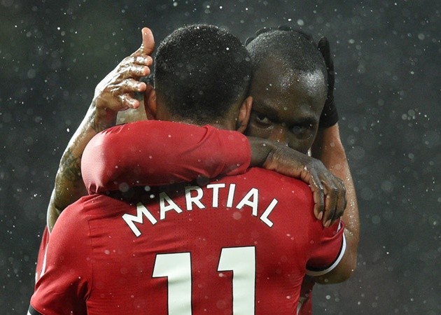 Romelu Lukaku sends transfer warning to Man Utd over signing new striker - Bóng Đá