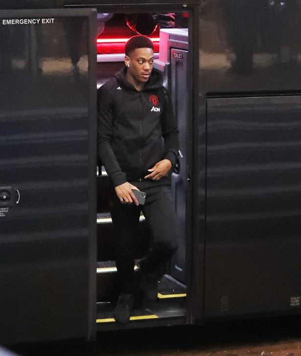 Dàn sao Man Utd đổ bộ tới khách sạn Lowry: Maguire căng thẳng; 'Nhân tố X' có mặt - Bóng Đá