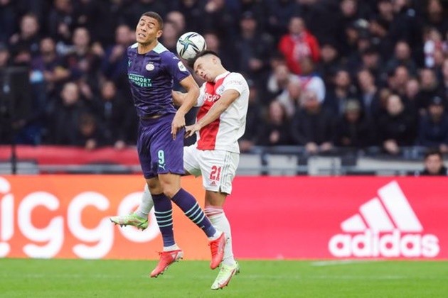 Ten Hag khiến Maguire choáng váng với phát biểu về Martinez - Bóng Đá