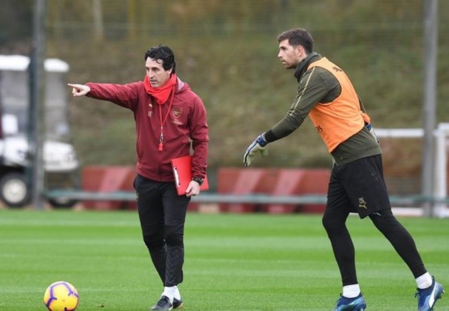 Dàn sao Arsenal và muôn màu phản ứng khi Emery 'bay ghế': Lạ lùng Ozil! - Bóng Đá