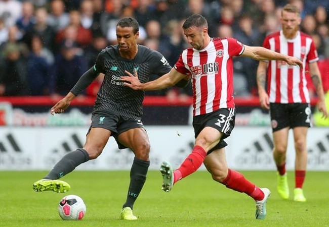 XONG! 'Cạ cứng' Van Dijk báo tin vui, Liverpool sẵn sàng đánh sập OTF - Bóng Đá