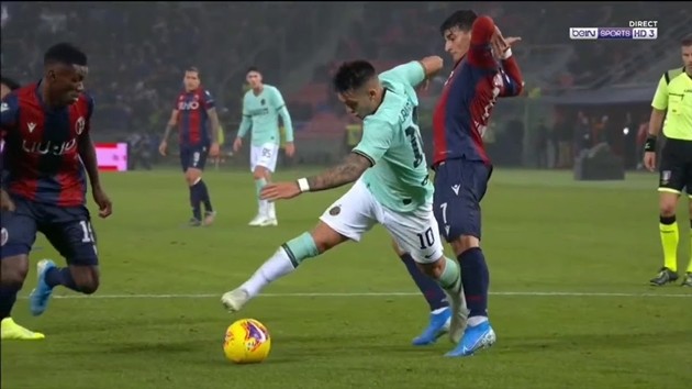 Người hâm mộ Inter Milan nói gì về quả penalty của Martinez và ROnaldo - Bóng Đá