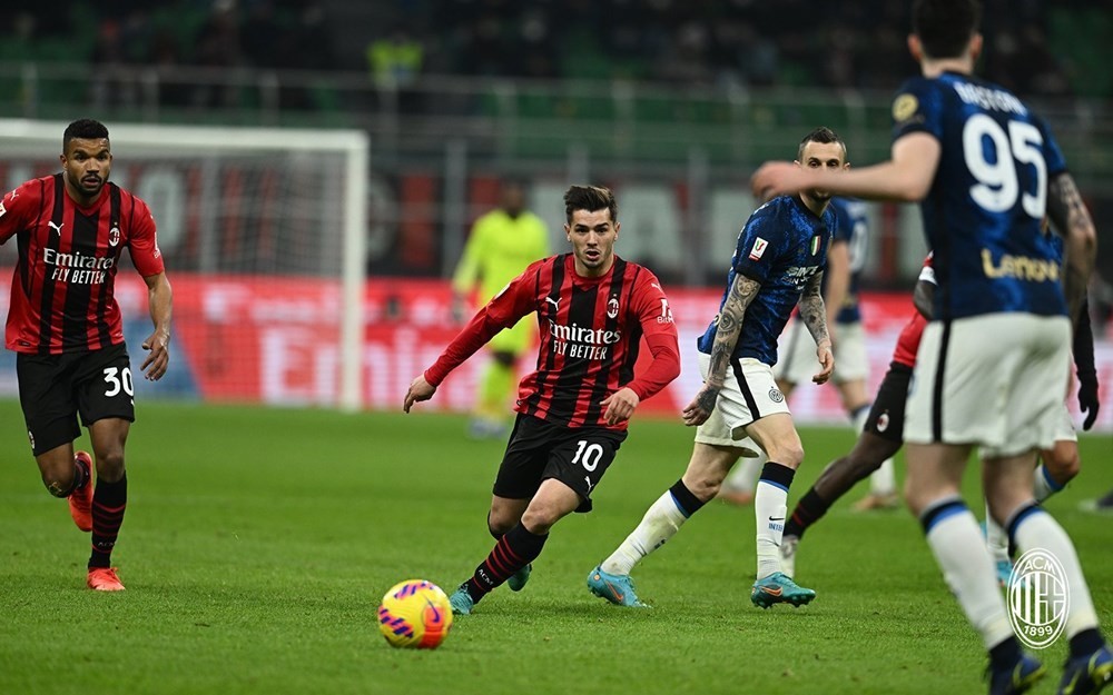 Milan và Inter bất phân thắng bại ở lượt đi bán kết Coppa Italia - Bóng Đá