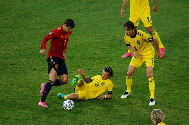'Bức tường vàng' quá cứng, Tây Ban Nha bất lực ngày ra quân - Bóng Đá