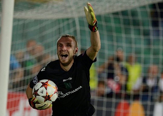 Từ Kane đến Terry: 10 thủ môn bất đắc dĩ nổi tiếng của làng túc cầu - Bóng Đá