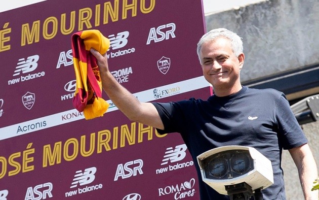 MOURINHO: ‘I’M A BETTER COACH, WE WANT TO BUILD SOMETHING IMPORTANT’ - Bóng Đá