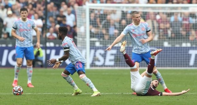 Manchester United should experiment with new midfield partnership - Bóng Đá