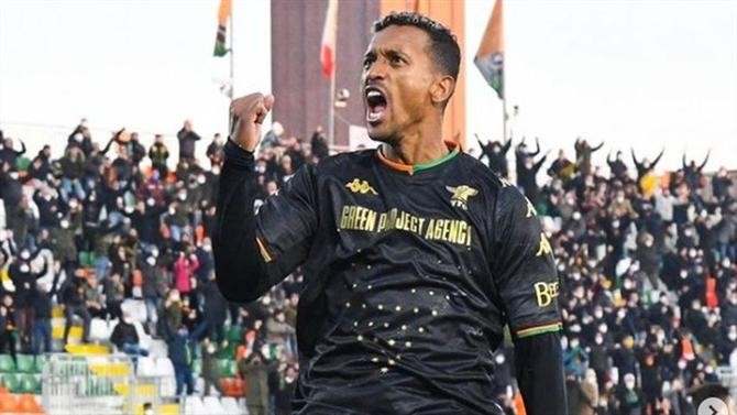 Luis Nani bị chấm dứt hợp đồng - Bóng Đá