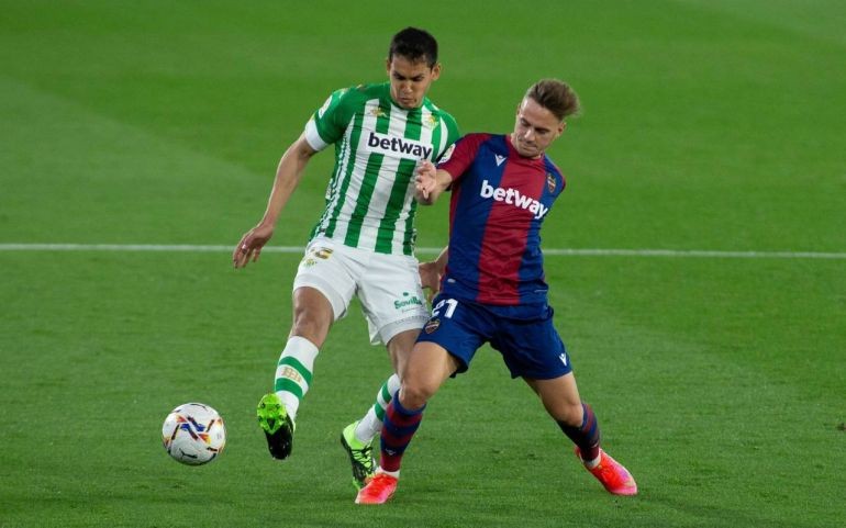 Liverpool leapfrogged by Lyon and Inter Milan in race to sign defender - Bóng Đá