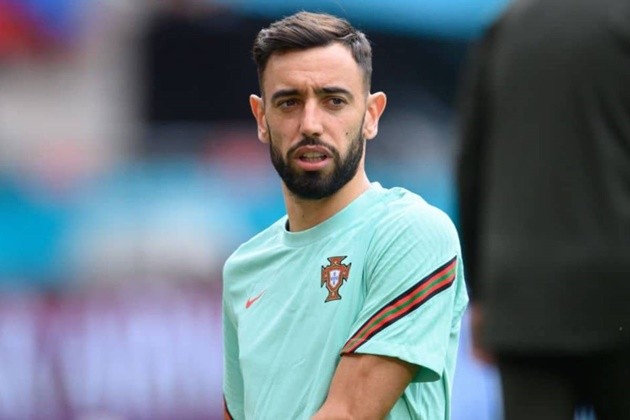 These fans react as ‘overrated’ Manchester United star is ‘benched for a Swansea flop’ against France - Bóng Đá