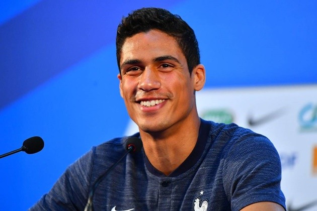 ‘He’s staying at Madrid’ – These Man United fans fear major transfer has fallen through (Varane) - Bóng Đá