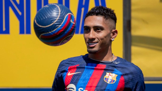 Xavi giục sao Barca chơi cá nhân hơn - Bóng Đá