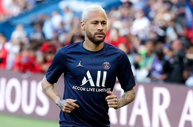 Neymar thay đổi 180 độ - Bóng Đá
