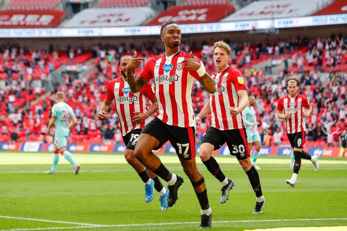 Choáng với số tiền Man Utd tiêu tốn cho 1 điểm ở Premier League - Bóng Đá