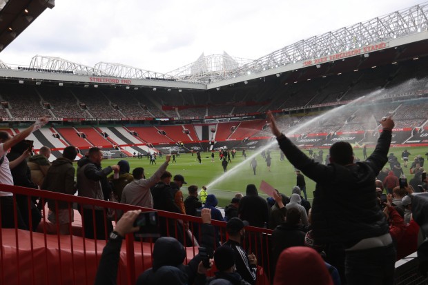 Old Trafford thất thủ hoàn toàn - Bóng Đá