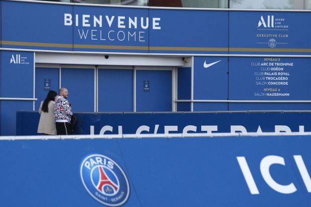 PSG trải thảm đỏ đón Messi hoành tráng - Bóng Đá