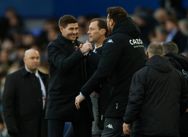 What Steven Gerrard did at full-time whistle after Aston Villa win at Everton - Bóng Đá