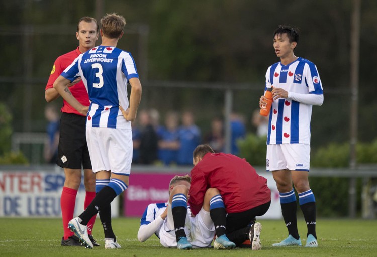 Báo Hà Lan: Văn Hậu muốn làm 2 điều, cam kết gắn bó với Heerenveen - Bóng Đá