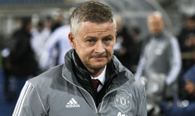 Manchester United: Fans urge Ole Gunnar Solskjær make surprise Teden Mengi decision amid Harry Maguire struggles - Bóng Đá