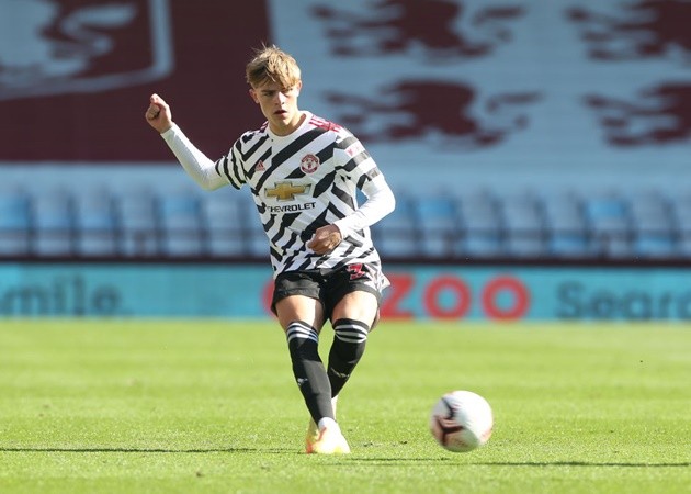 Manchester United’s boss Ole Gunnar Solskjaer is thought to be open to sending Brandon Williams to Southampton - Bóng Đá