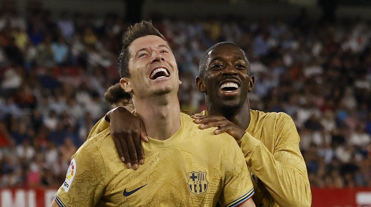 Lewandowski đang vượt lên trên Benzema - Bóng Đá