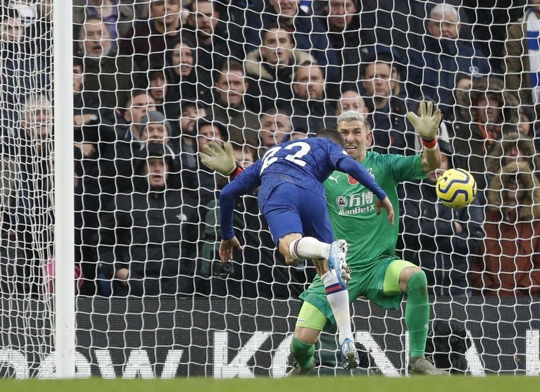 Pulisic dùng cả thân mình ghi bàn đầu tiên cho Chelsea - Bóng Đá