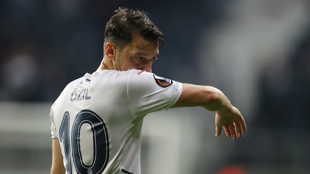 Thực hư chuyện Ozil không chịu thi đấu vì không được trả lương - Bóng Đá