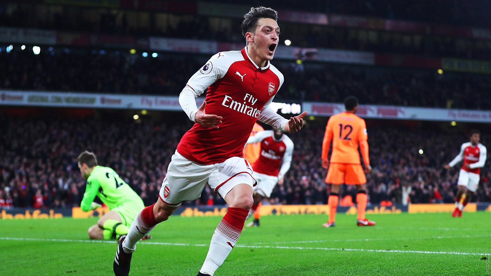 Serie A trio chasing Ozil - Bóng Đá