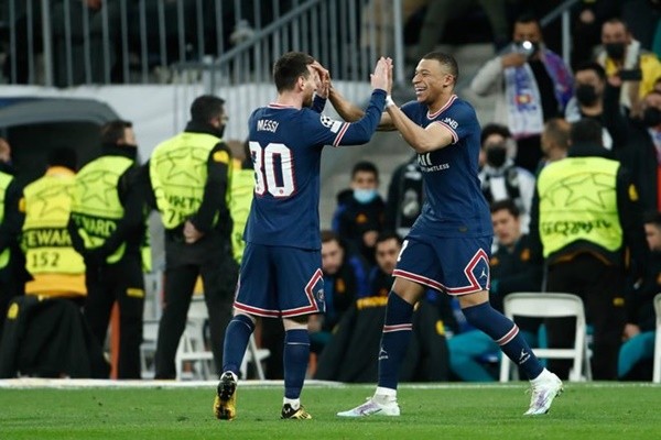 Giám đốc PSG: Không phải cứ thua là vứt mọi thứ vào sọt rác - Bóng Đá