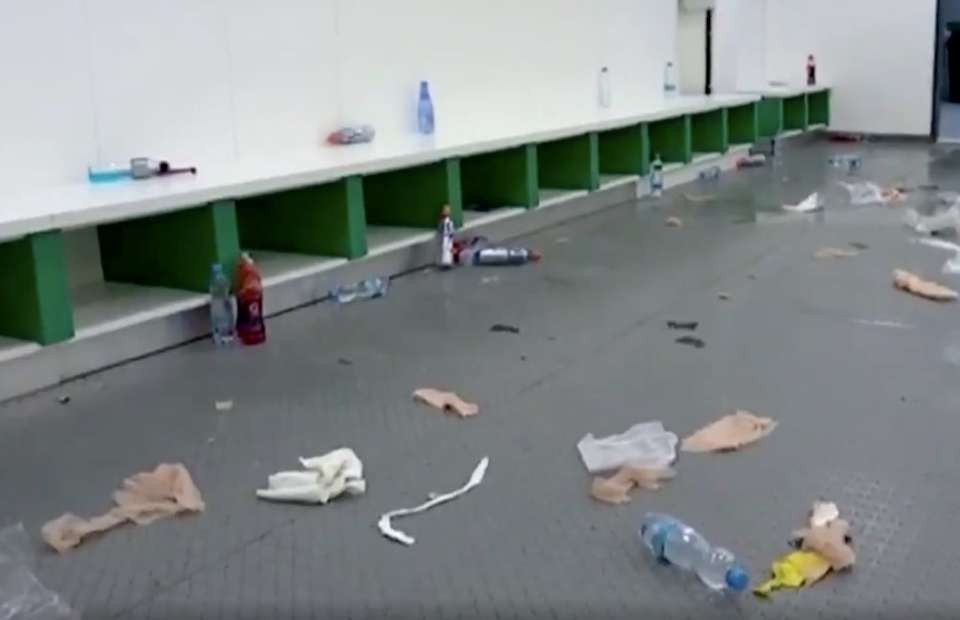 Barcelona left Slavia Prague's dressing room in an absolute state - Bóng Đá