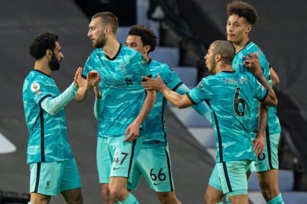 Jurgen Klopp explains Liverpool transfer stance on 'absolutely insane' centre-back pair - Bóng Đá
