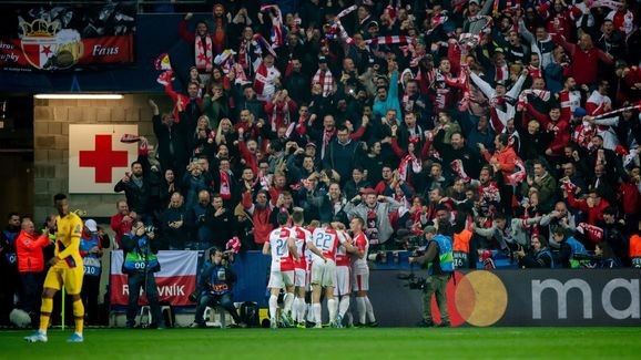 Barcelona left Slavia Prague's dressing room in an absolute state - Bóng Đá