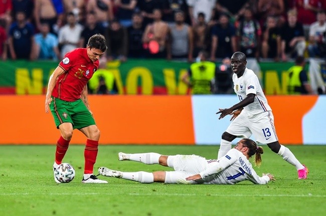 Loại bỏ Kante, xâu kim Pogba, anh là ai? - Bóng Đá