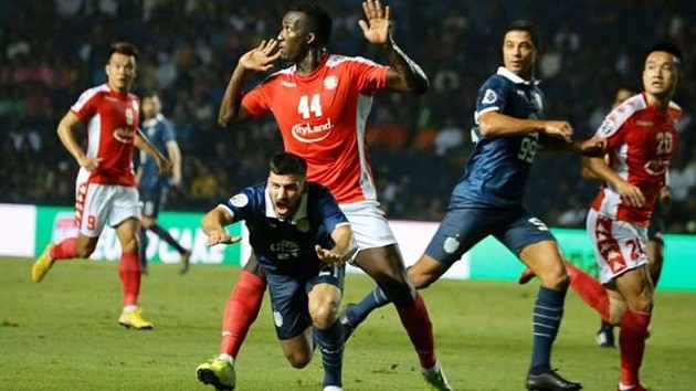 Rực sáng trước đội bóng của Cannavaro, Iniesta mang đội nhà vào vòng 26 đội Champions League - Bóng Đá