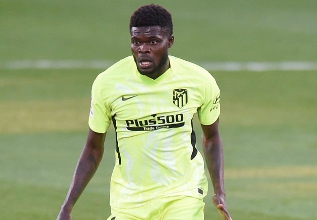 Thomas Partey spoke glowingly about new Arsenal teammate Granit Xhaka during transfer talks - Bóng Đá