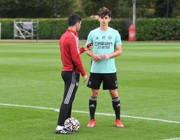 Arsenal hội quân: Thời cơ cho những kép phụ - Bóng Đá