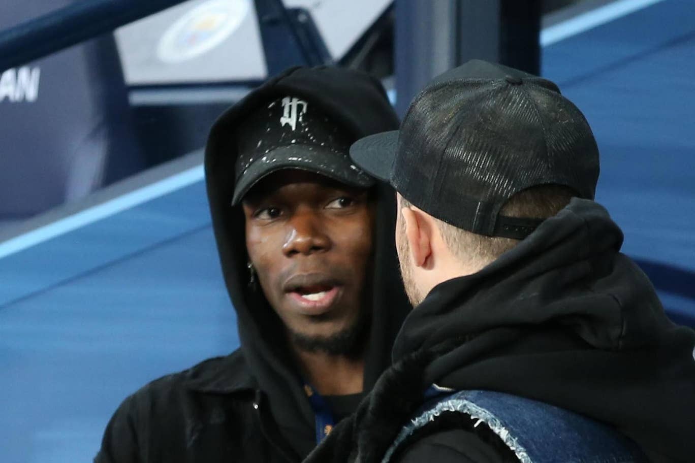 10 hình ảnh ấn tượng ở derby Manchester: 'Ác mộng' VAR; Pep lo sợ - Bóng Đá