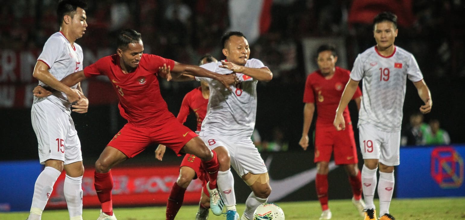 Giữa muôn trùng vây, UAE “hạ mình” đá phản công trước ĐT Việt Nam? - Bóng Đá